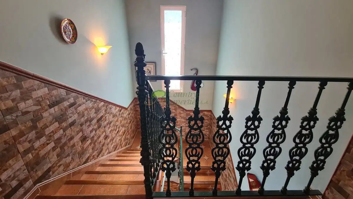 Houses for sale in Canillas de Albaida  with Air Conditioner, Terrace and Storage room