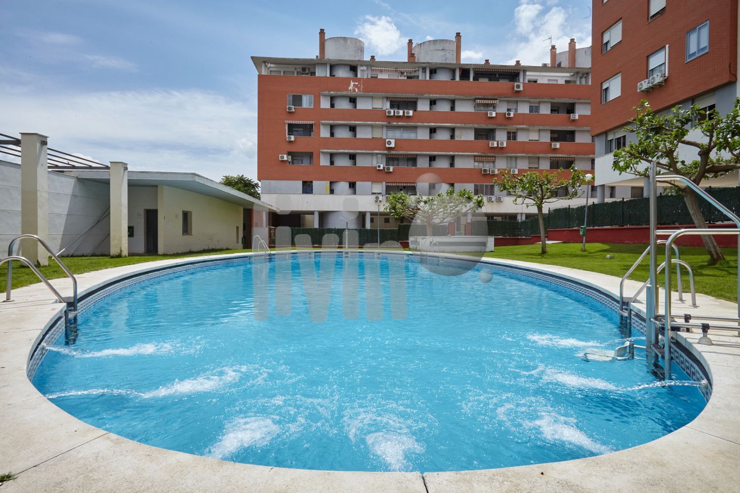 Swimming pool of Flat for sale in  Jaén Capital