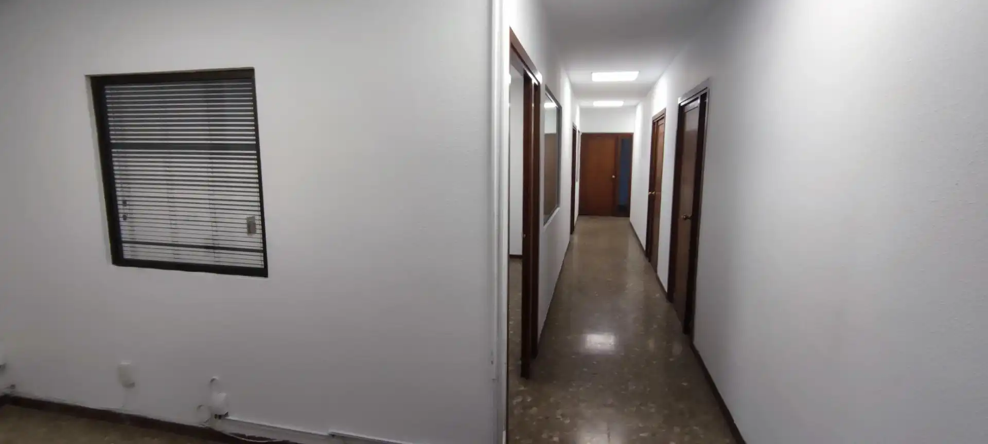 Office for rent in Sevilla  with Air Conditioner