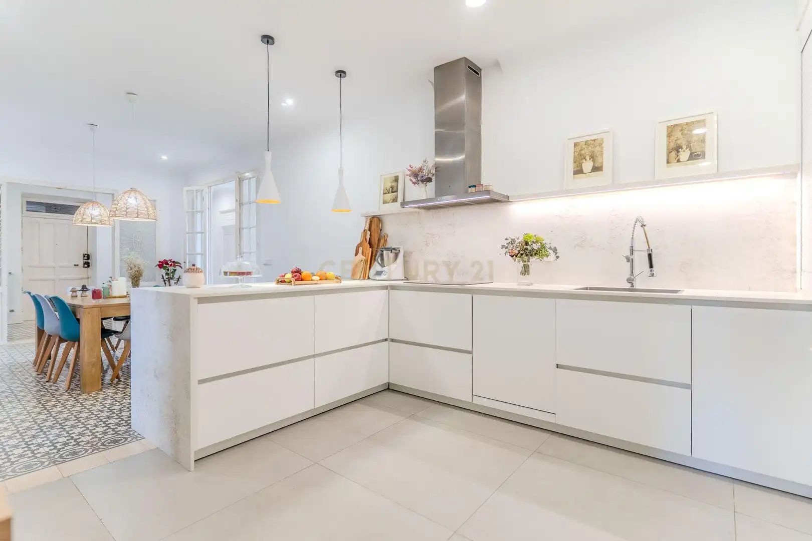Cocina de Apartamento en venta en  Granada Capital con Horno, Lavadora y Microondas