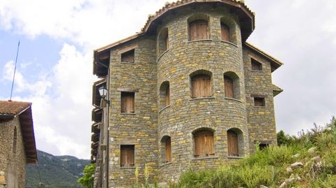 Casa Torreón con parcela 3000m Valle de Lierp.