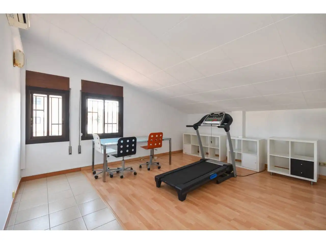 Habitación de Casa o chalet en venta en Santa Perpètua de Mogoda con Aire acondicionado, Calefacción y Jardín privado