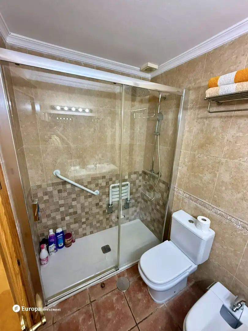 Bany de Casa adosada en venda en La Línea de la Concepción amb Terrassa i Piscina