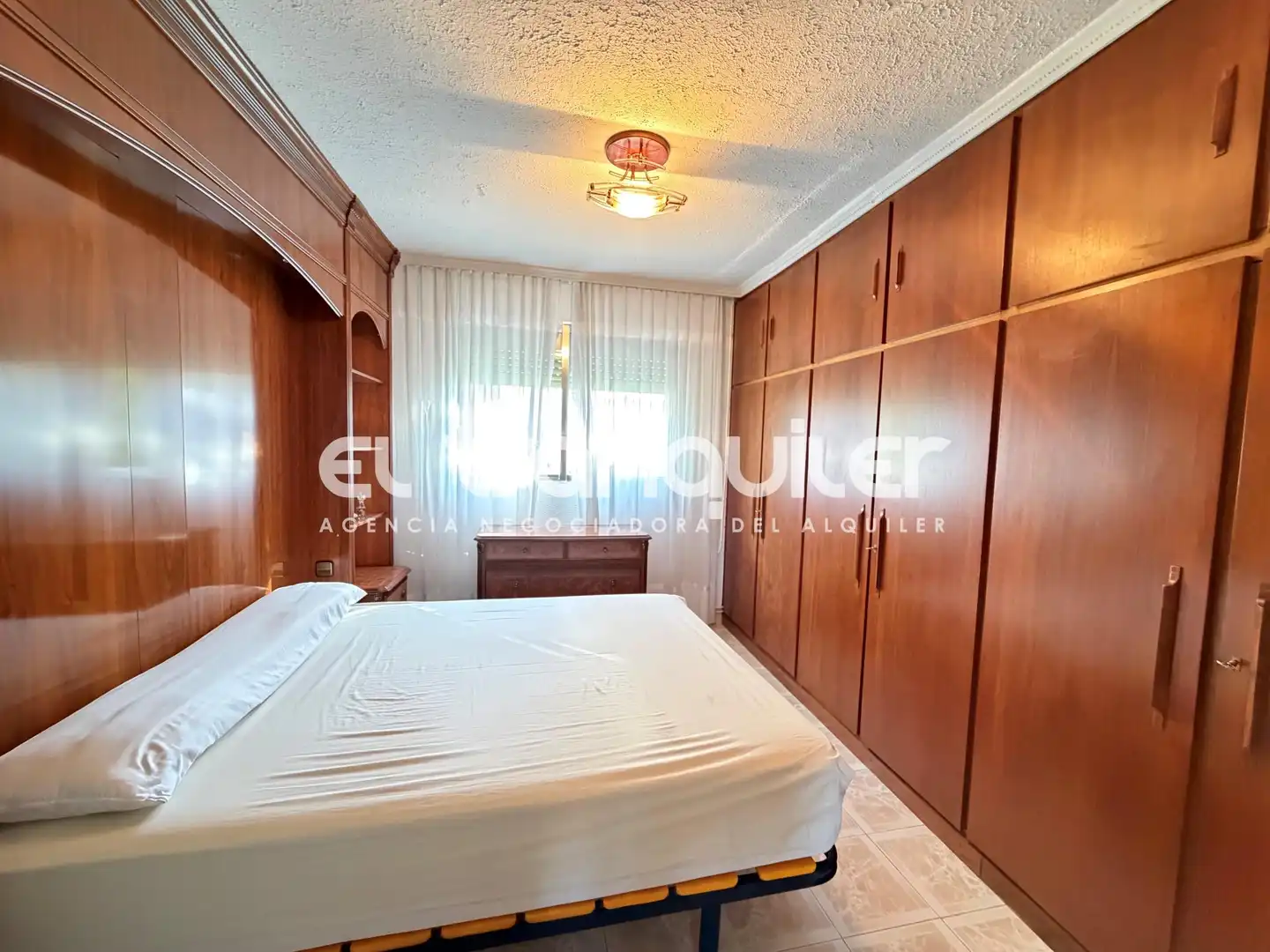Habitación de Piso de alquiler en Fuenlabrada con Parquet, Amueblado y Lavadora