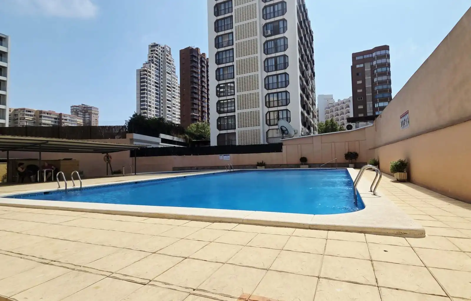 Appartamento con piscina in vendita a Avenida de  Filipinas