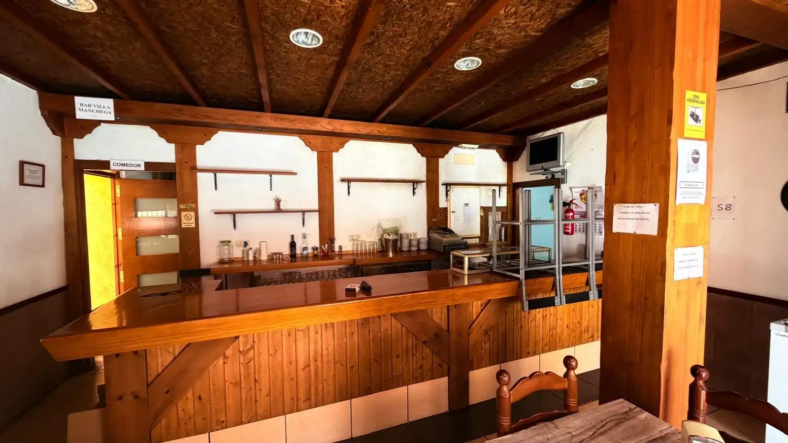 Local comercial en venta en Calle Calle Niceto Cuenca 62, imagen 5