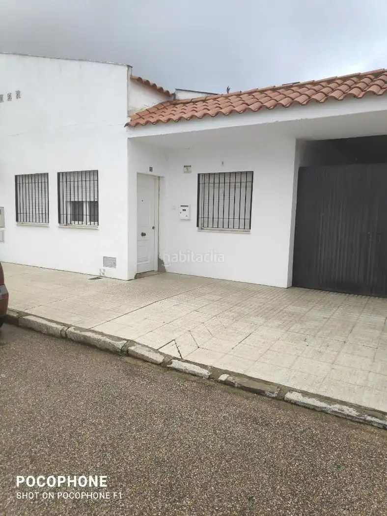 Adossat en venda a Calle Holanda 12