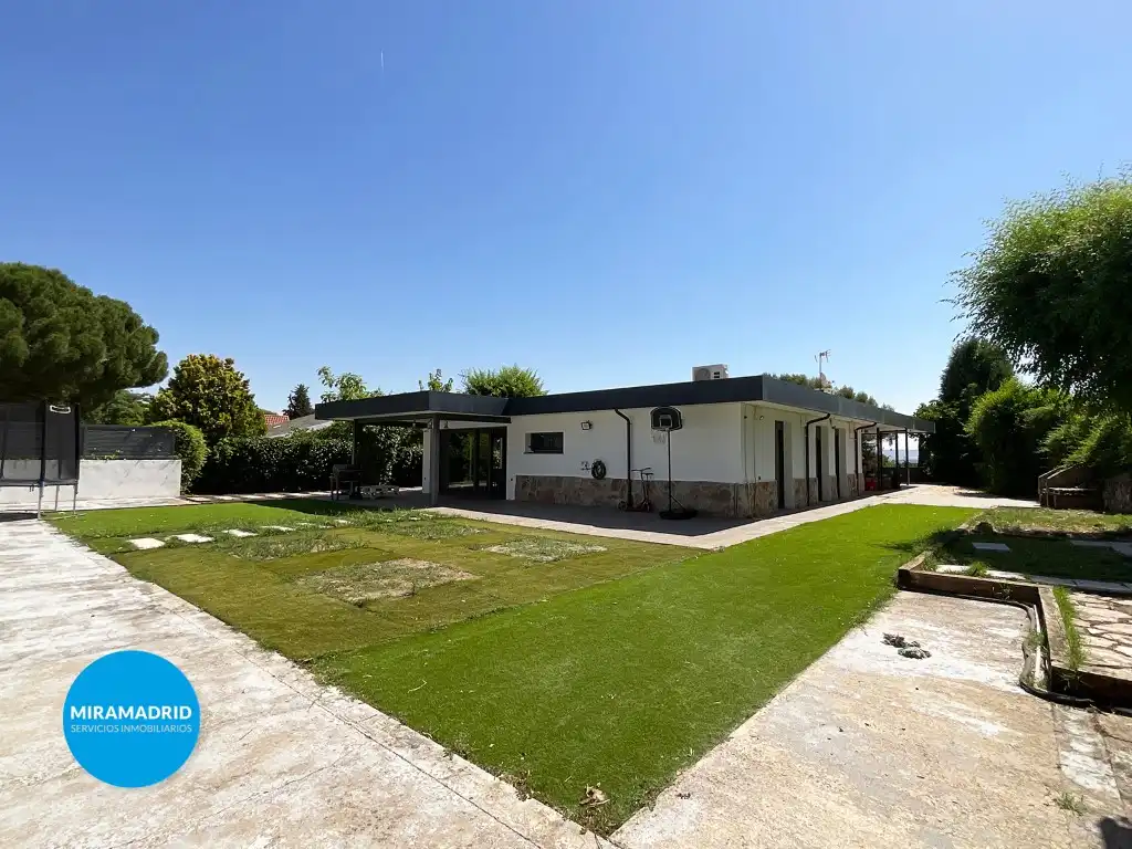 Vista exterior de Casa o chalet en venta en Paracuellos de Jarama con Aire acondicionado