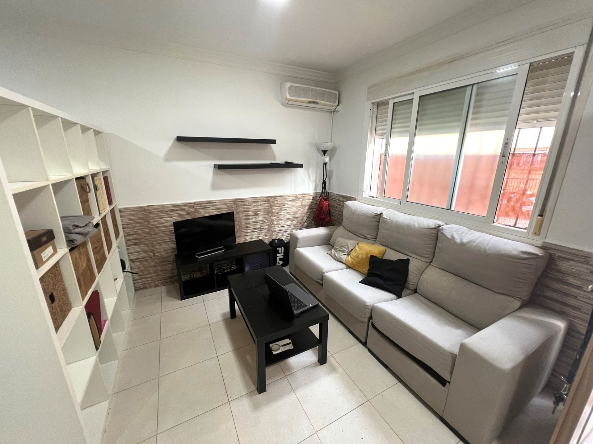 Sala d'estar de Estudi en venda en Málaga Capital amb Aire condicionat i Moblat