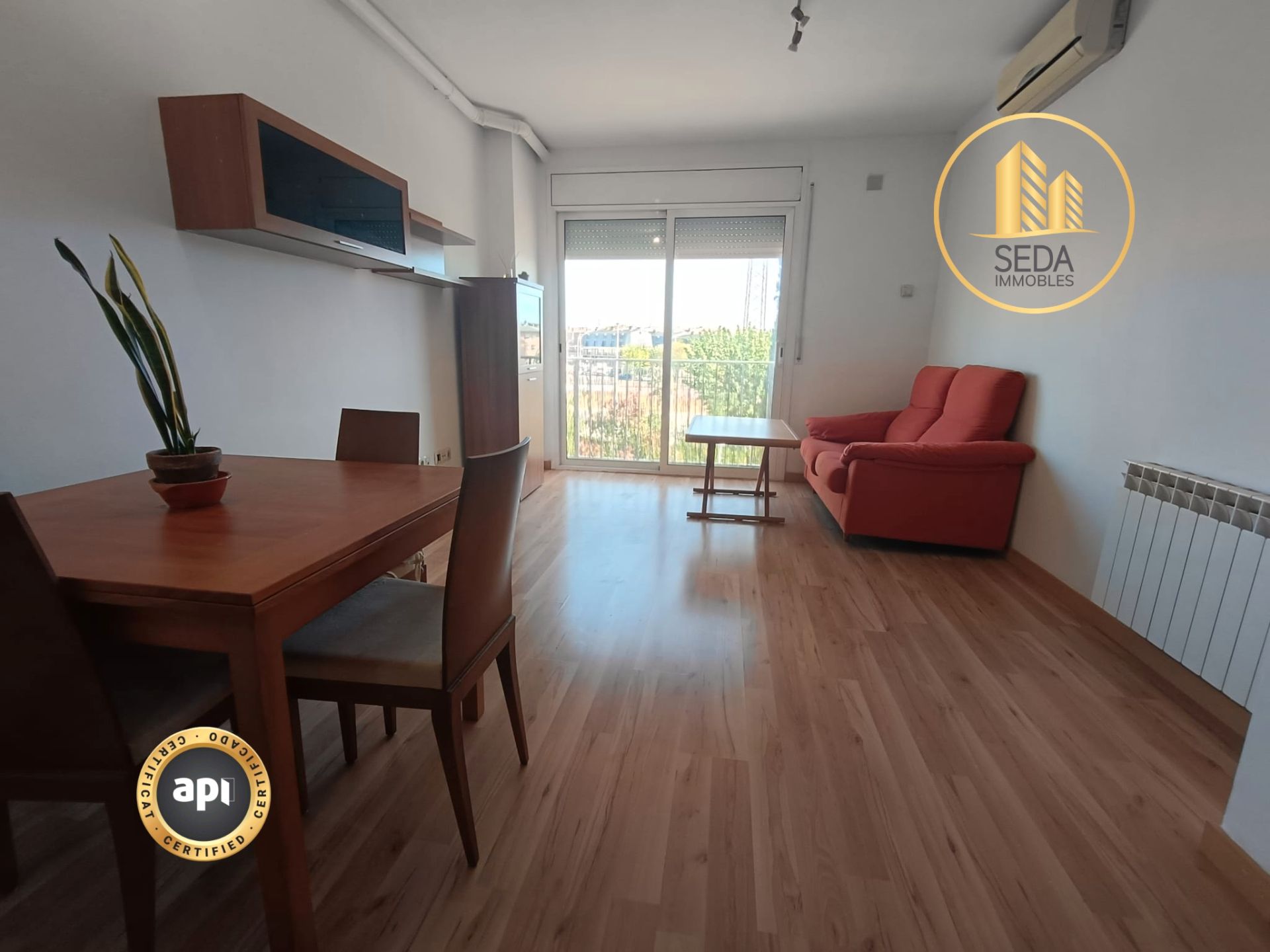 Vista exterior de Pis en venda en Terrassa amb Aire condicionat, Calefacció i Parquet