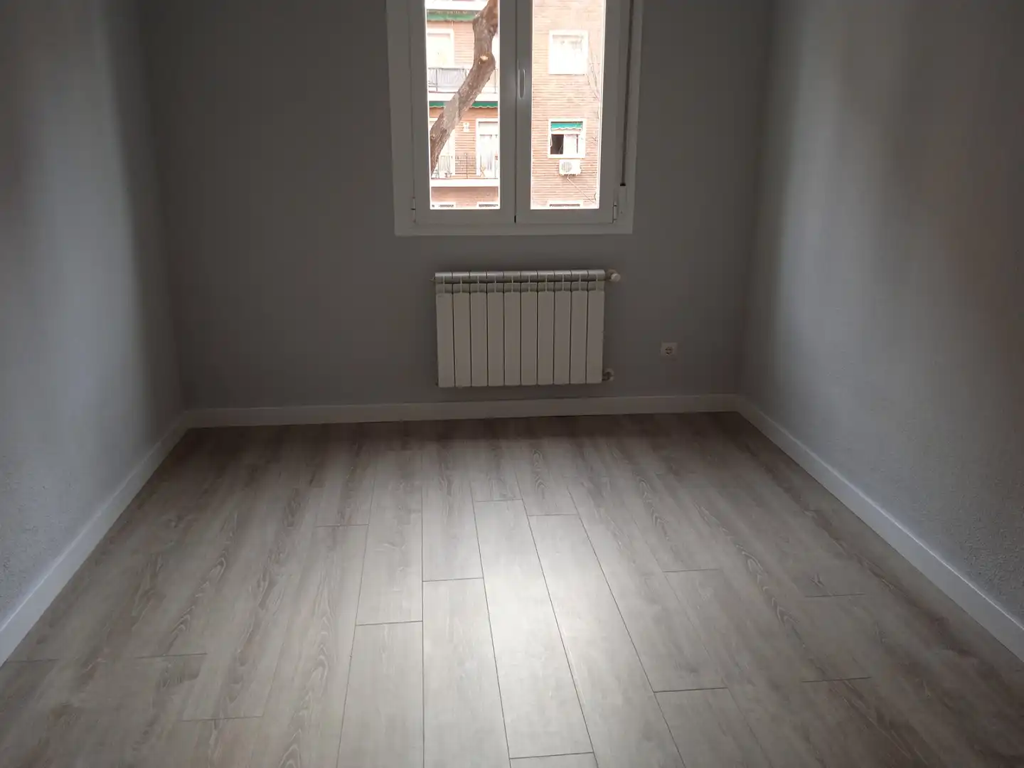 Schlafzimmer von Wohnung zur Miete in Madrid mit Klimaanlage, Heizung und Parkett