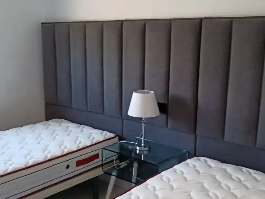 Schlafzimmer von Wohnung zur Miete in Estepona mit Klimaanlage, Privatgarten und Schwimmbad