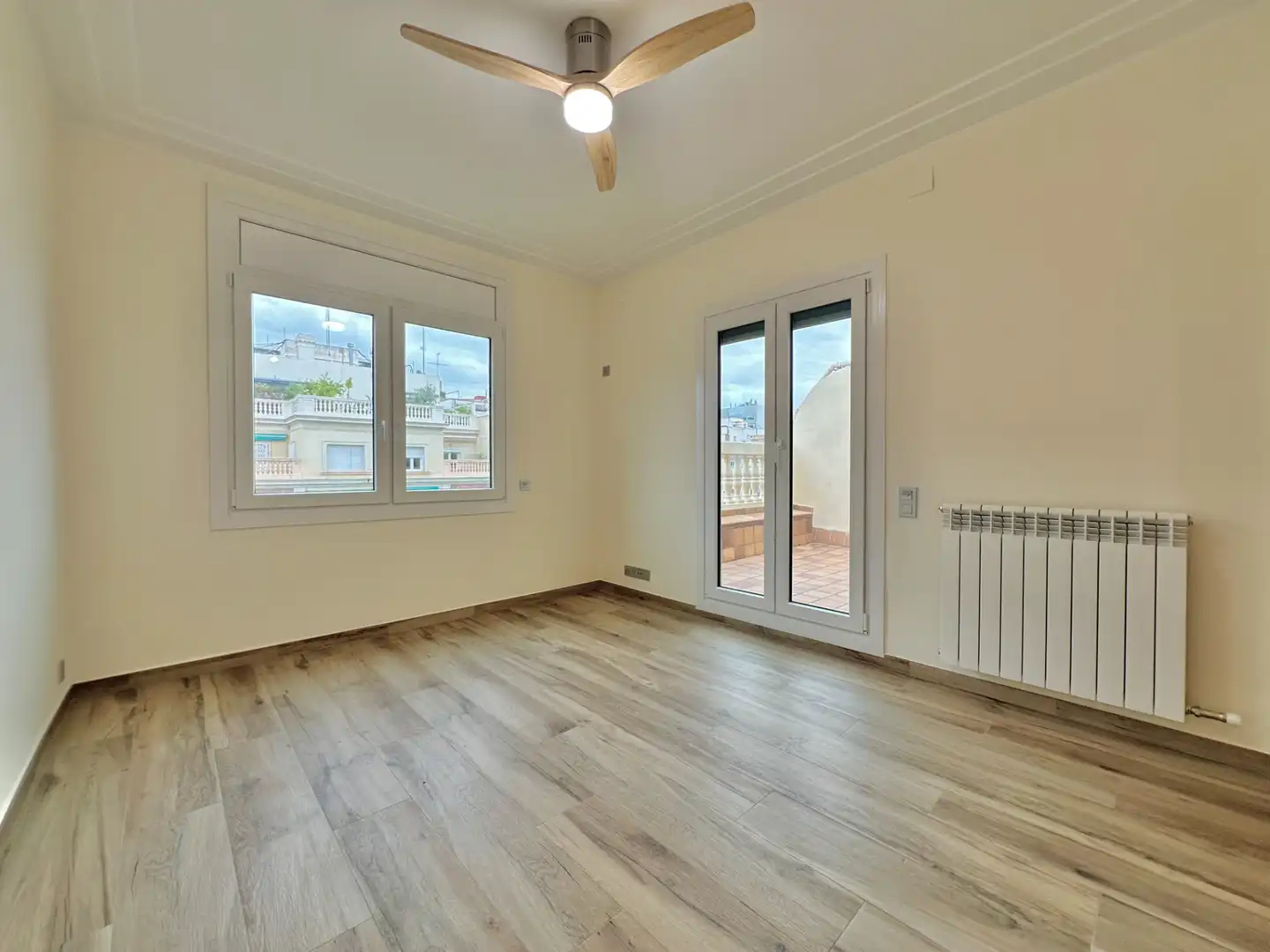 Habitación de Ático en venta en Barcelona con Aire acondicionado, Calefacción y Terraza