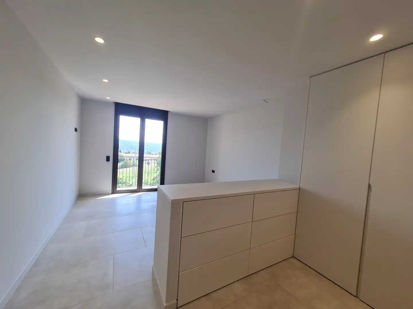 Schlafzimmer von Einfamilien-Reihenhaus zum Verkauf in Casserres mit Klimaanlage, Heizung und Privatgarten