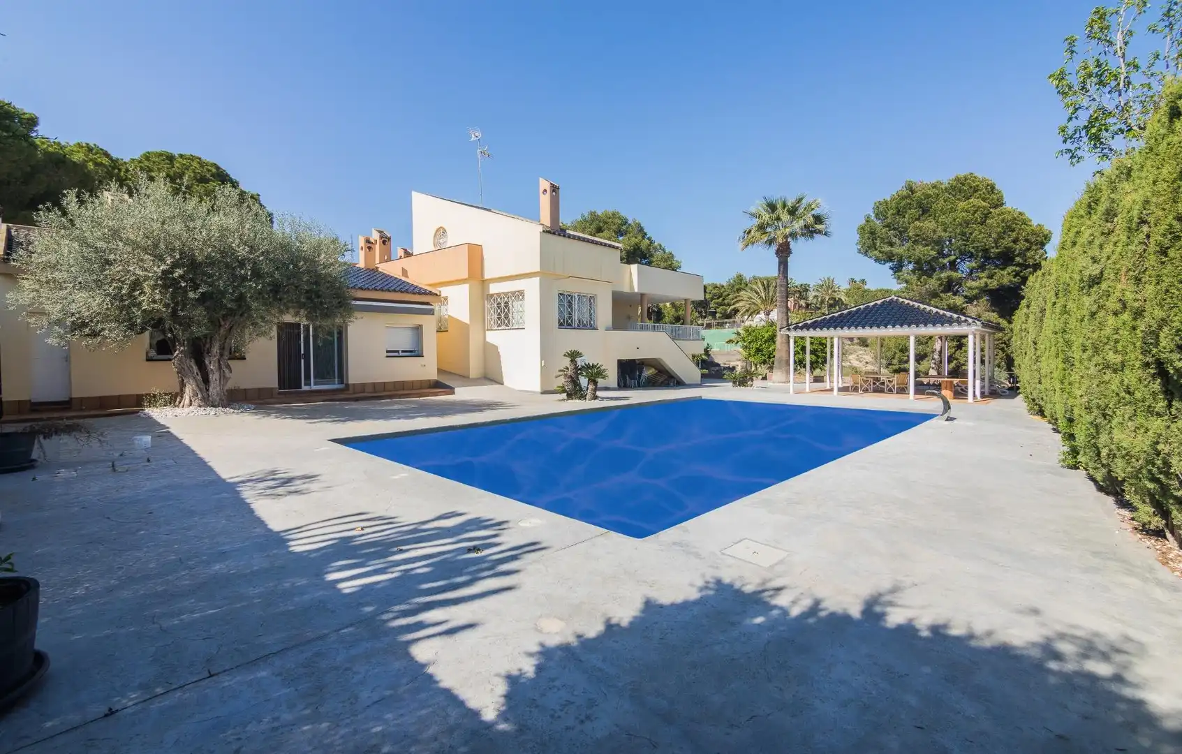 Piscina de Casa o chalet en venta en Elche / Elx con Aire acondicionado, Jardín privado y Terraza