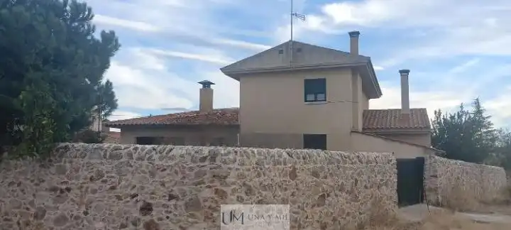 Vista exterior de Casa o chalet en venta en Morille con Calefacción, Terraza y Balcón