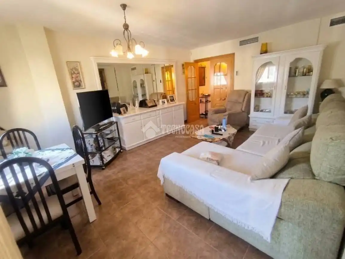 Penthouse mit Aufzug zum Verkauf in Estepona Pueblo
