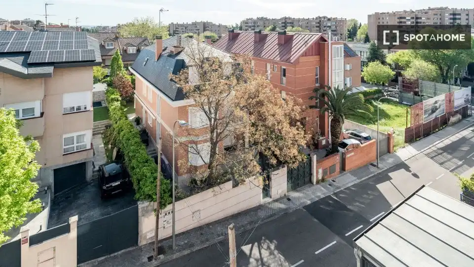 Exterior view of Flat for rent in Madrid  with Air Conditioner, Heating and Furnished