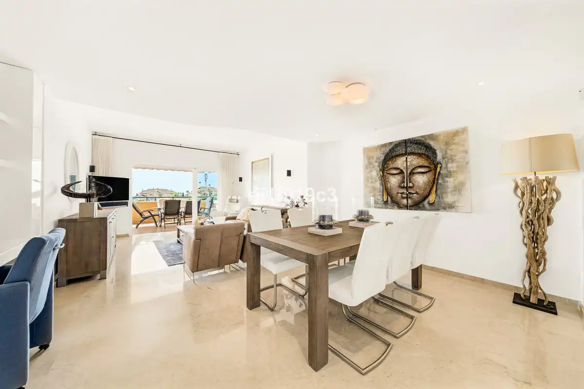 Piso con ascensor en venta en Elviria - Cabopino, imagen 3