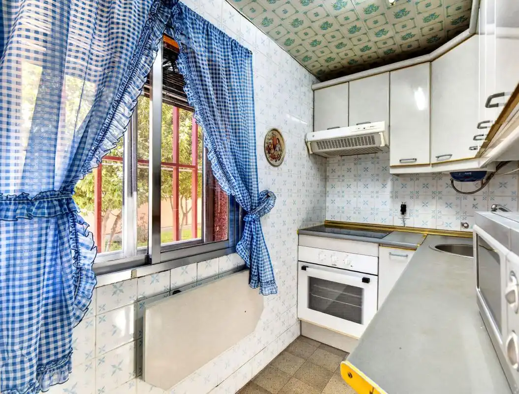 Cocina de Planta baja en venta en Madrid con Calefacción