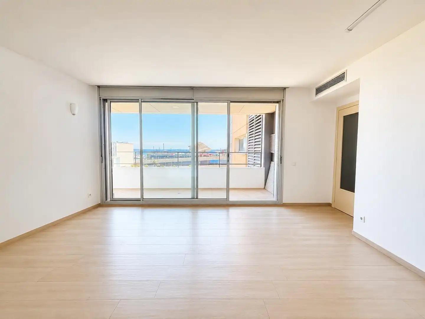 Sala d'estar de Pis en venda en Barcelona amb Calefacció