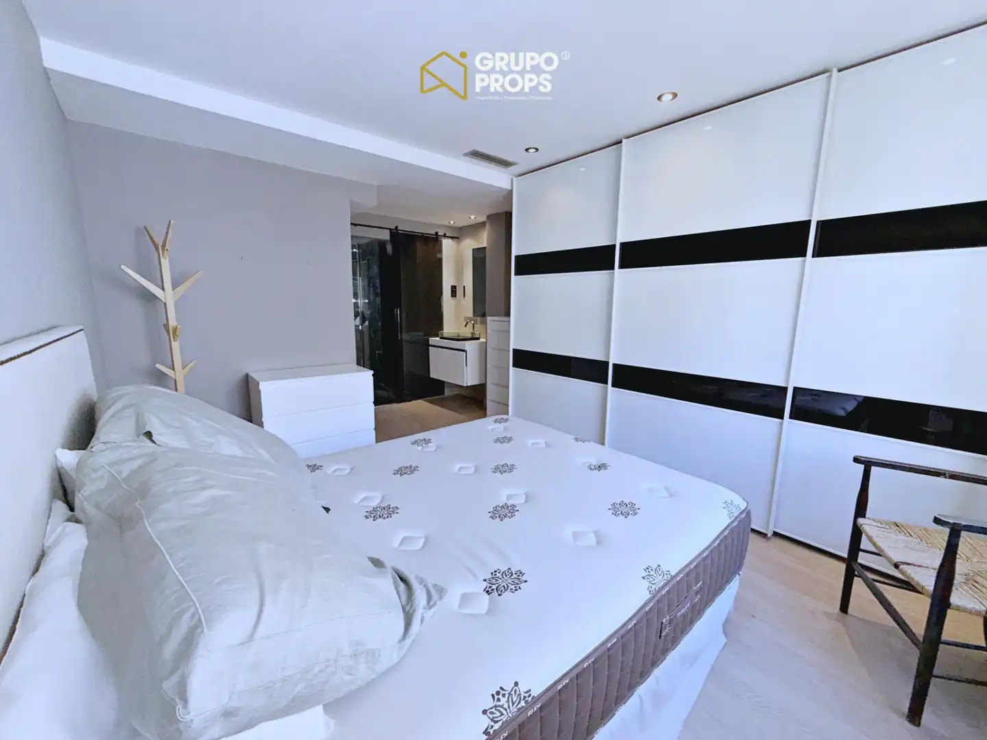 Habitación de Piso de alquiler en Madrid con Aire acondicionado, Calefacción y Amueblado