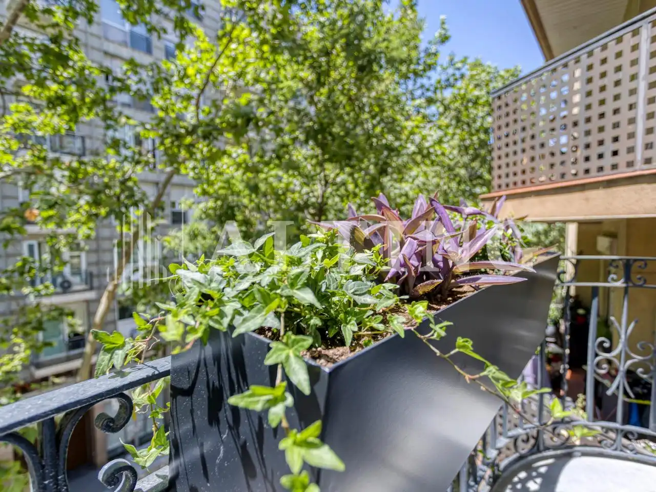 Terrassa de Pis en venda en Barcelona amb Aire condicionat, Calefacció i Jardí privat