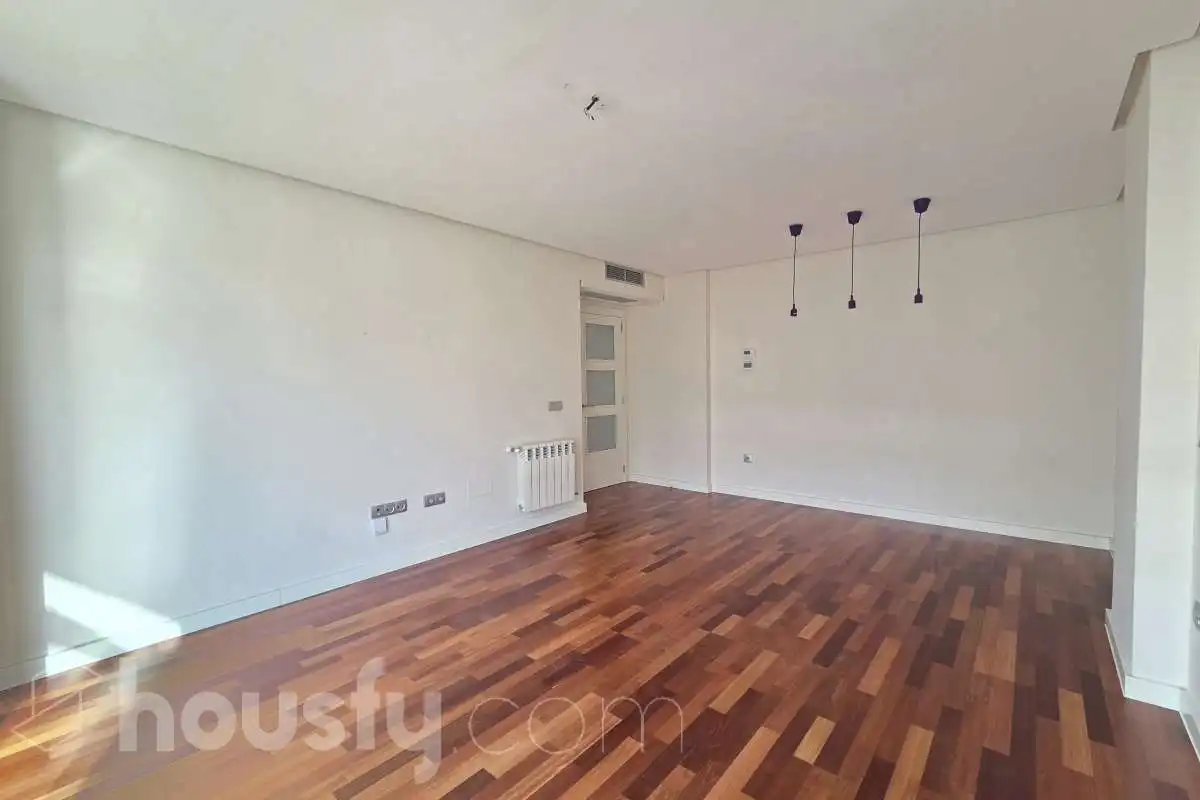 Living room of Flat for rent in Madrid  with Air Conditioner, Heating and Storage room