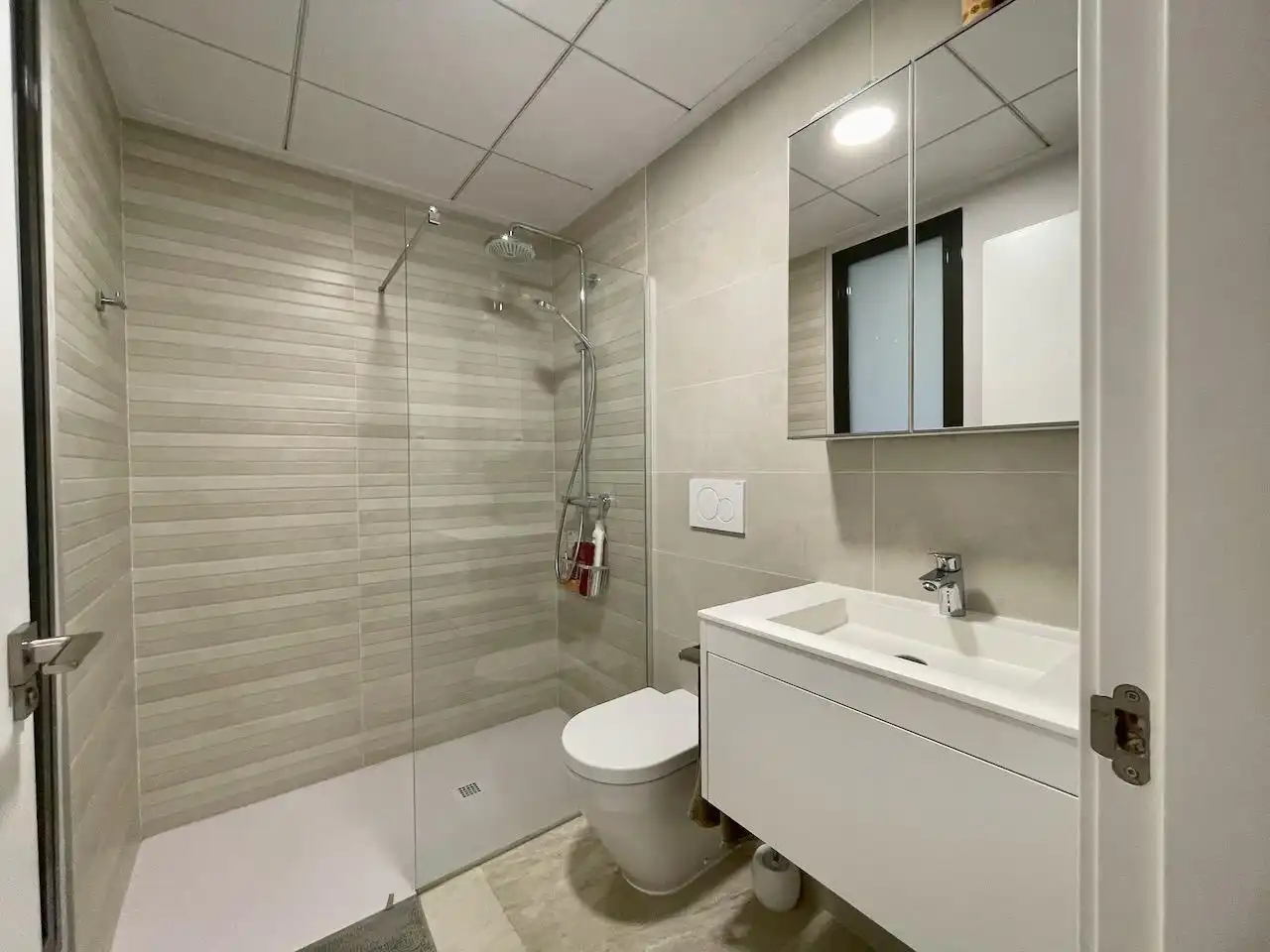 Badezimmer von Wohnung zum Verkauf in Finestrat mit Klimaanlage, Heizung und Terrasse