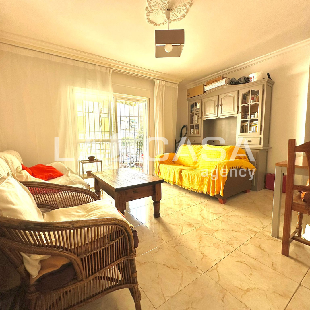 Living room of Flat for sale in  Sevilla Capital