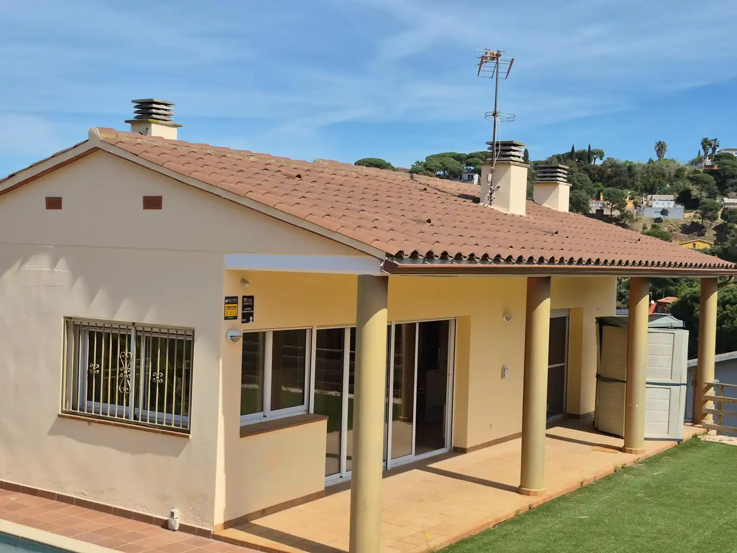 Vista exterior de Casa o xalet en venda en Tordera amb Aire condicionat, Calefacció i Terrassa