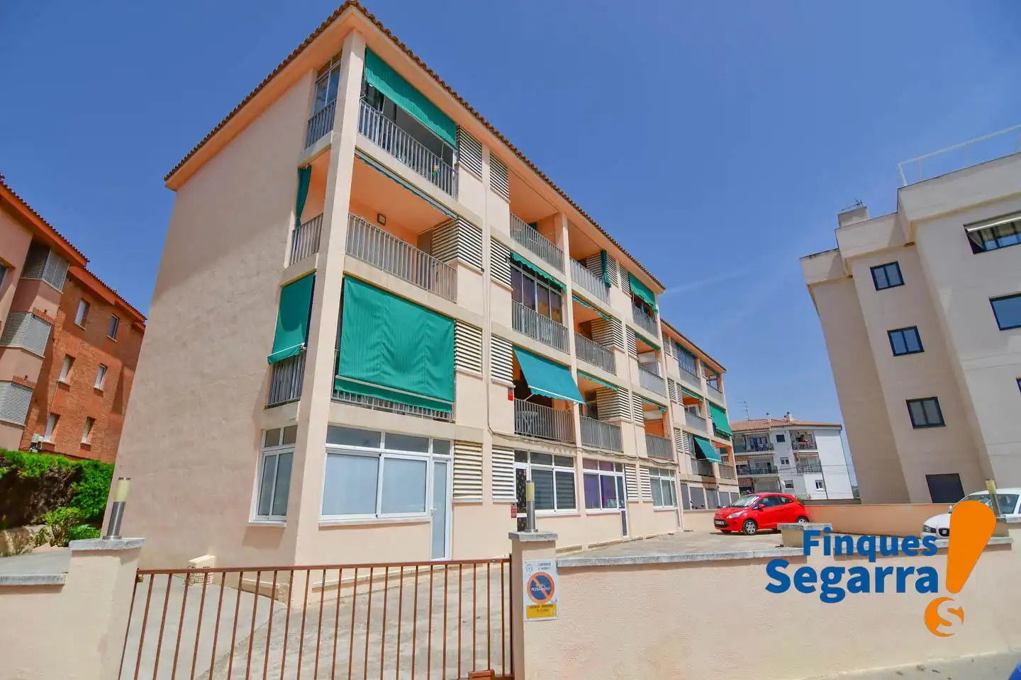 Vista exterior de Estudio en venta en El Vendrell con Terraza