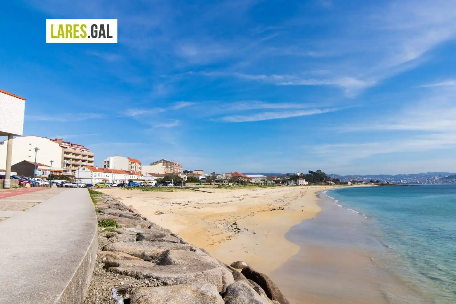 Außenansicht von Dachboden zum Verkauf in Cangas  mit Terrasse, Abstellraum und Schwimmbad
