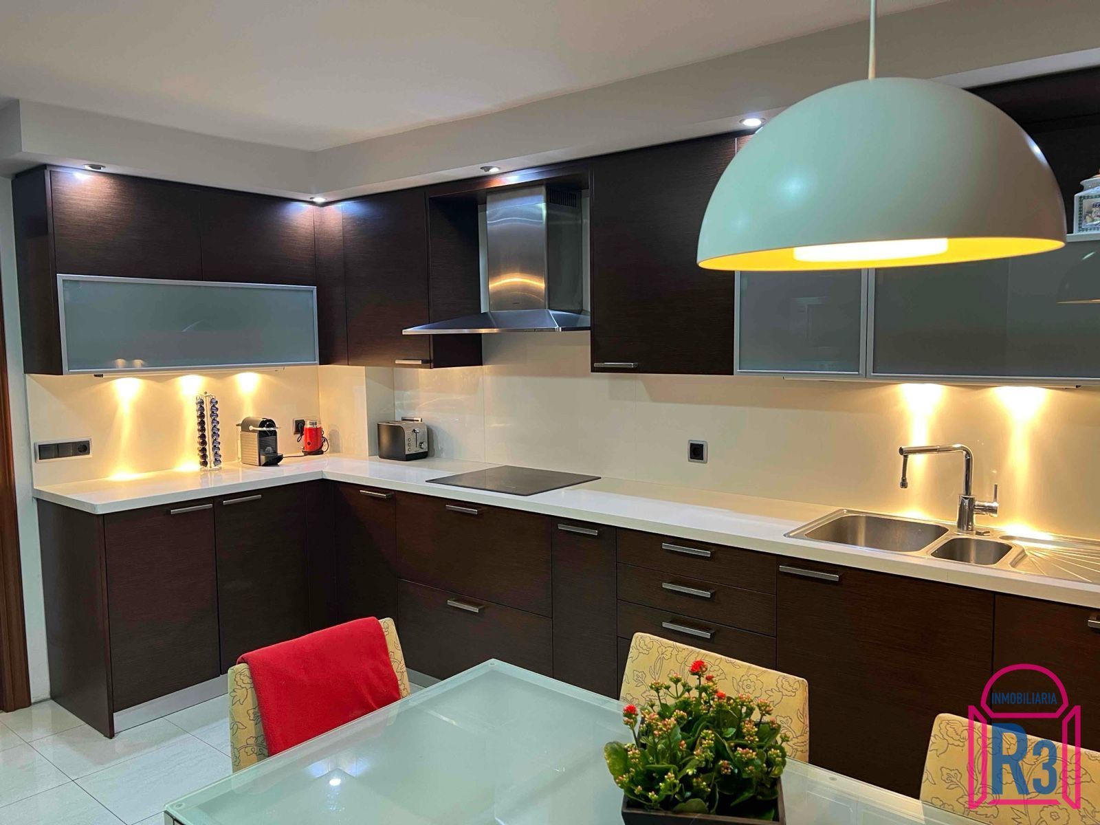 Cuina de Pis en venda en León Capital  amb Calefacció i Terrassa