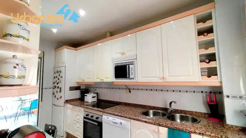 Cocina de Ático en venta en Fregenal de la Sierra con Aire acondicionado, Terraza y Trastero