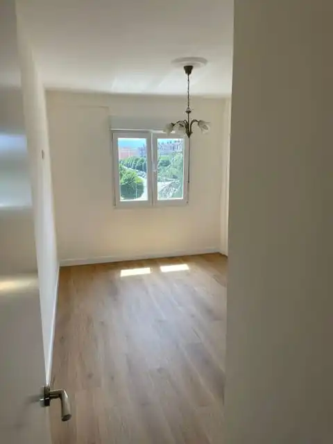 Bedroom of Flat for rent in Gijón   with Heating, Private garden and Oven