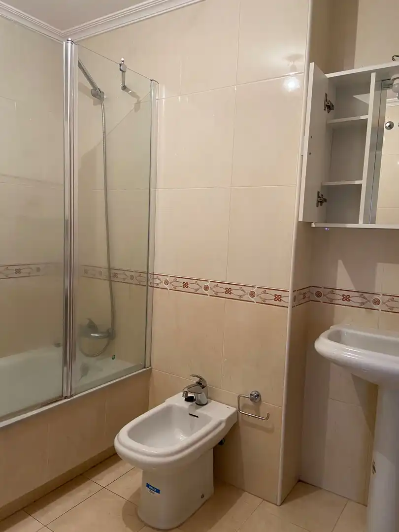 Bany de Àtic en venda en Lalín amb Calefacció, Terrassa i Traster