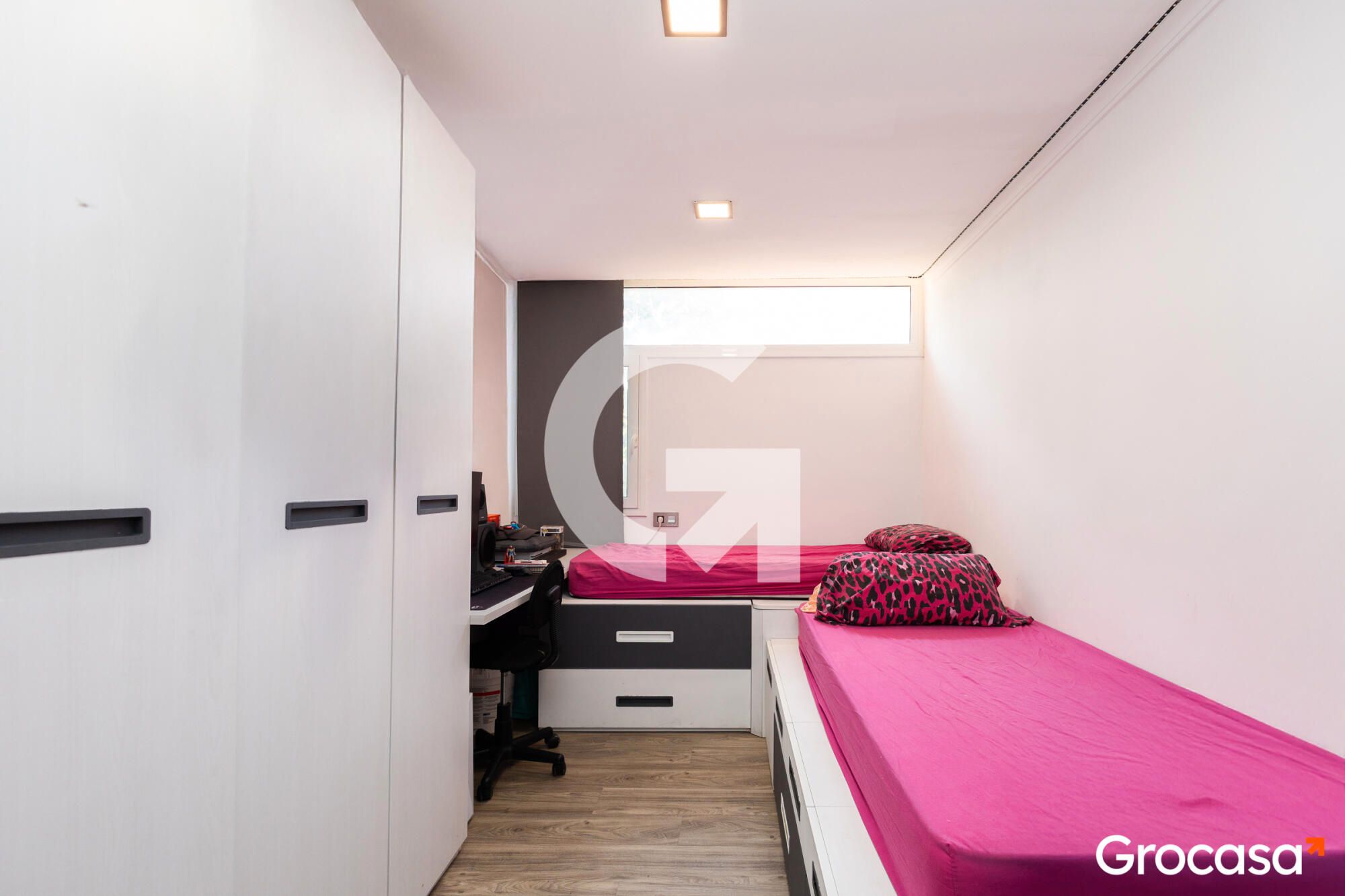 Bedroom of Flat for sale in  Barcelona Capital  with Air Conditioner, Furnished and Oven