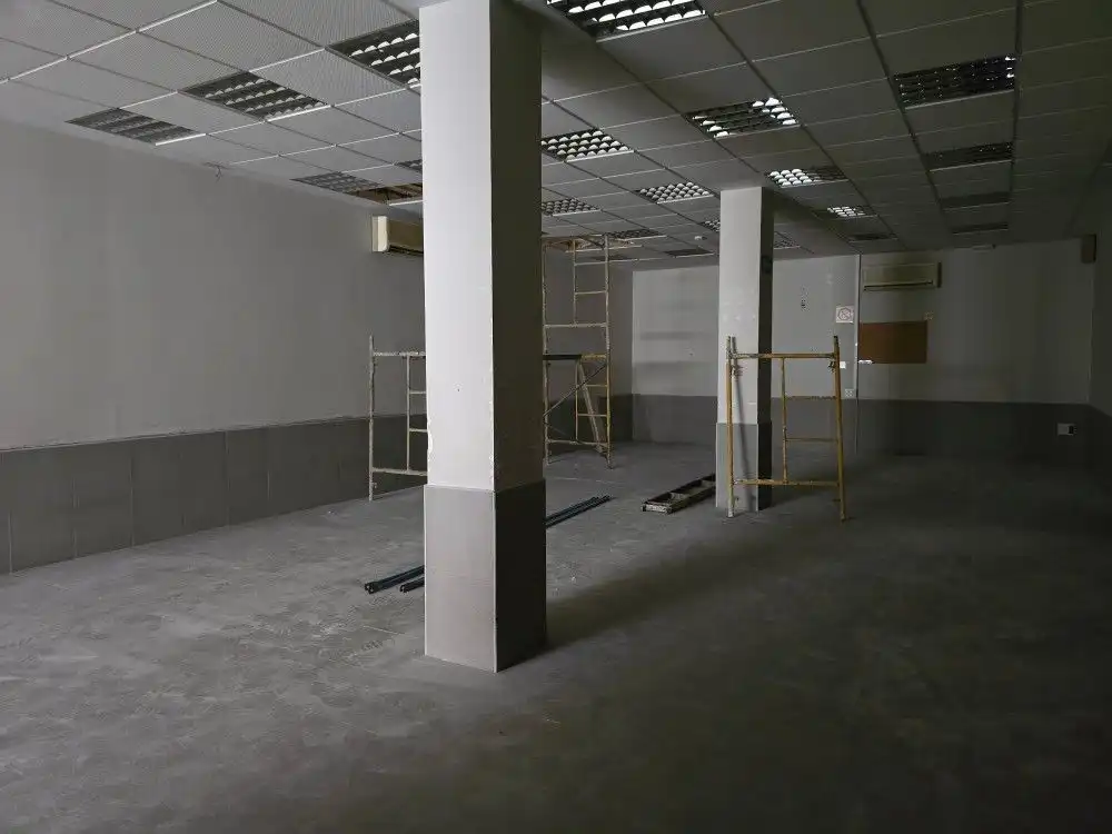 Geschaftsraum zur Miete in PIRINEOS, Universidad