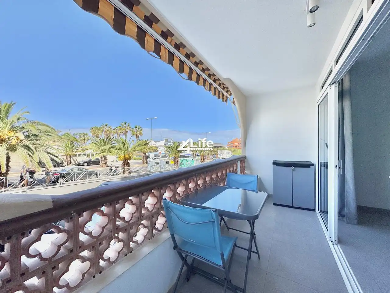 Vista exterior de Apartamento en venta en Arona con Terraza, Amueblado y Balcón