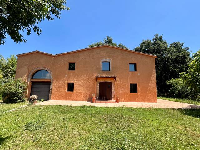 Finca rústica en Alquiler en Fornells de la Selva