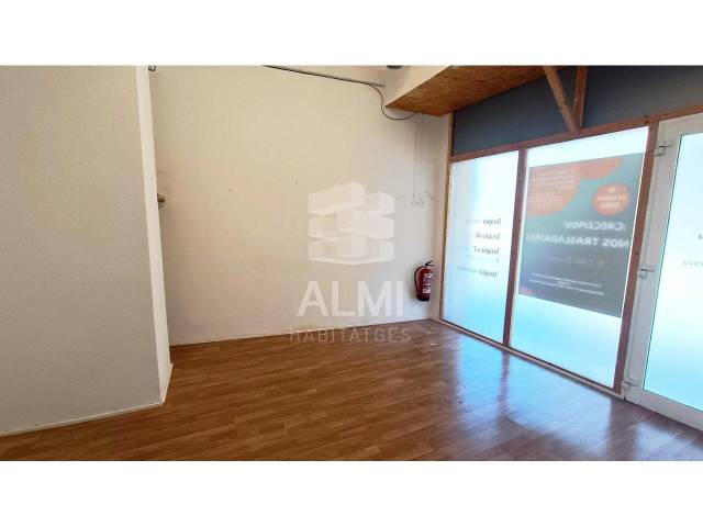 Local comercial en Alquiler en Calle Santa Coloma en Sant Andreu de Palomar