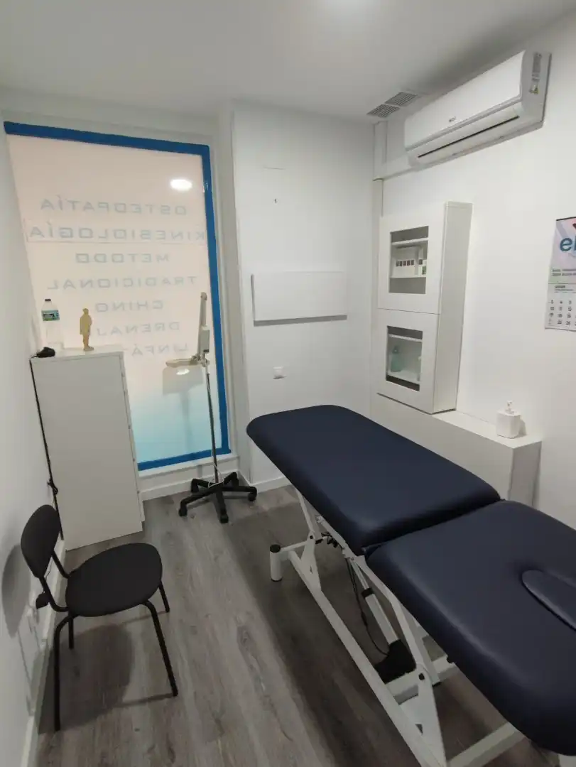 Bedroom of Commercial properties for sale in Alcalá de Henares  with Air Conditioner