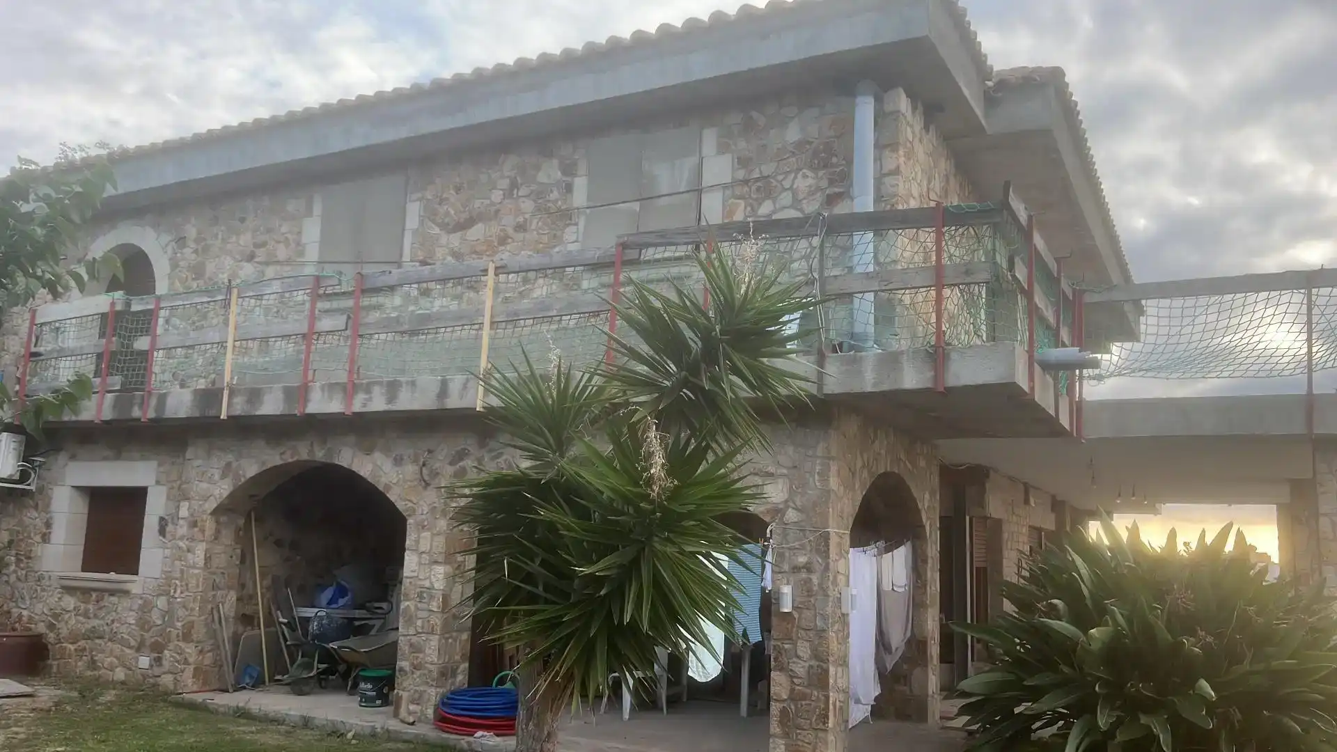 Vista exterior de Casa o xalet en venda en Teià amb Aire condicionat, Piscina i Balcó