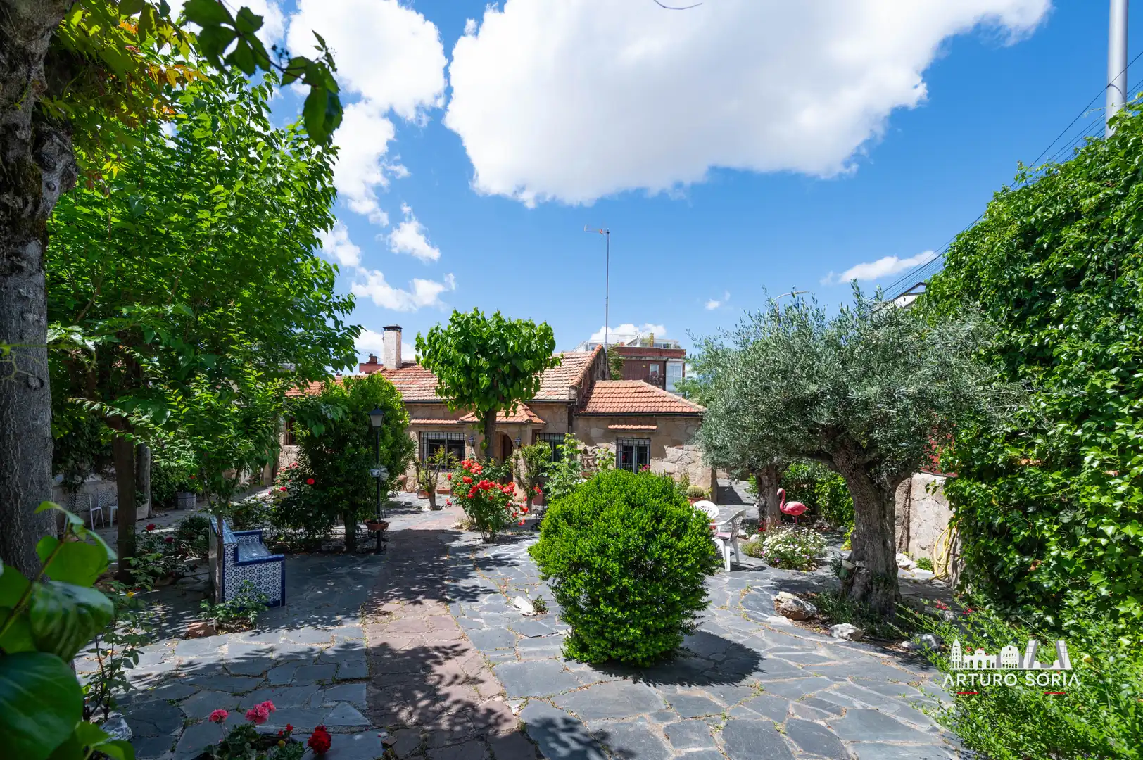 Jardín de Casa o chalet en venta en  Madrid Capital con Calefacción y Jardín privado