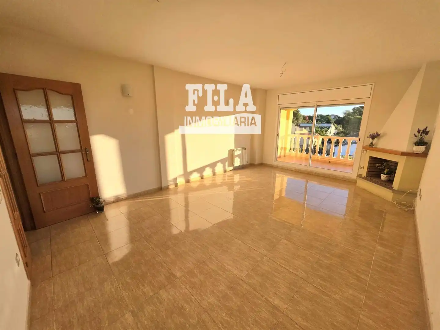 Casa aparellada amb jardí en venda a La Pobla de Montornès, imagen 8