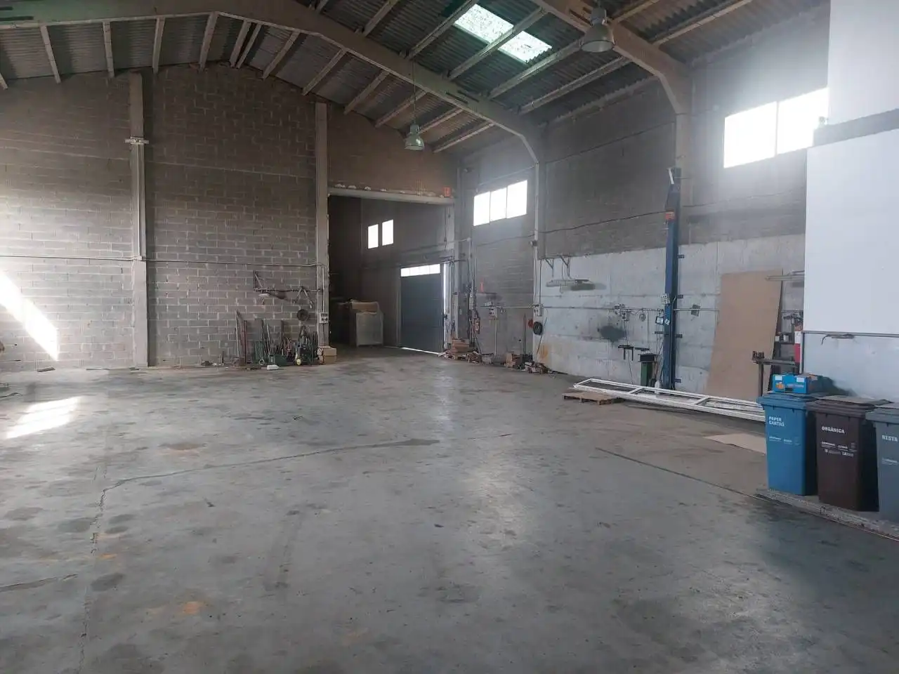 Nau industrial de lloguer a Artesa de Lleida