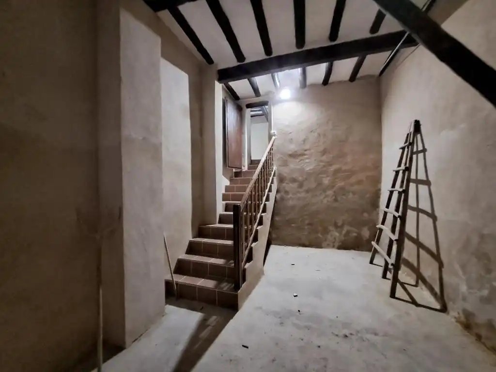 Casa adosada en venta en Valderrobres con Calefacción, Horno y Lavadora
