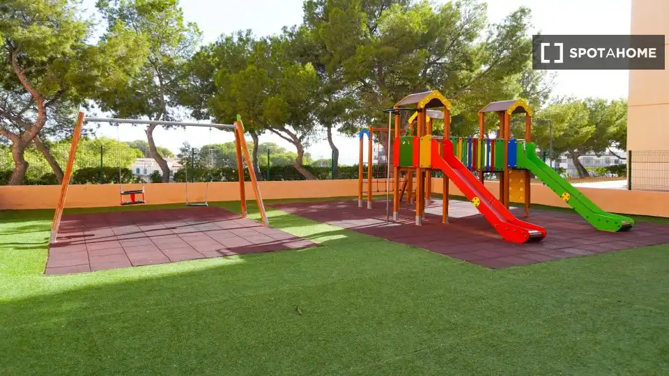 Room in Poble Nou - Montiboli
