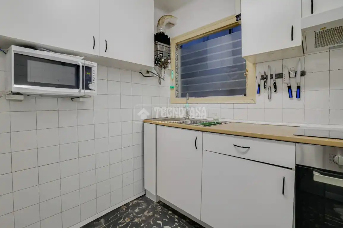 Cocina de Piso en venta en Barcelona con Balcón
